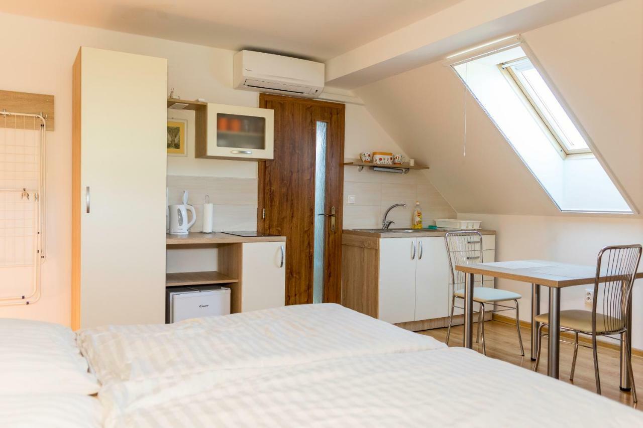 Rekreacny Dom Sisi Hotell Podhájska Rom bilde